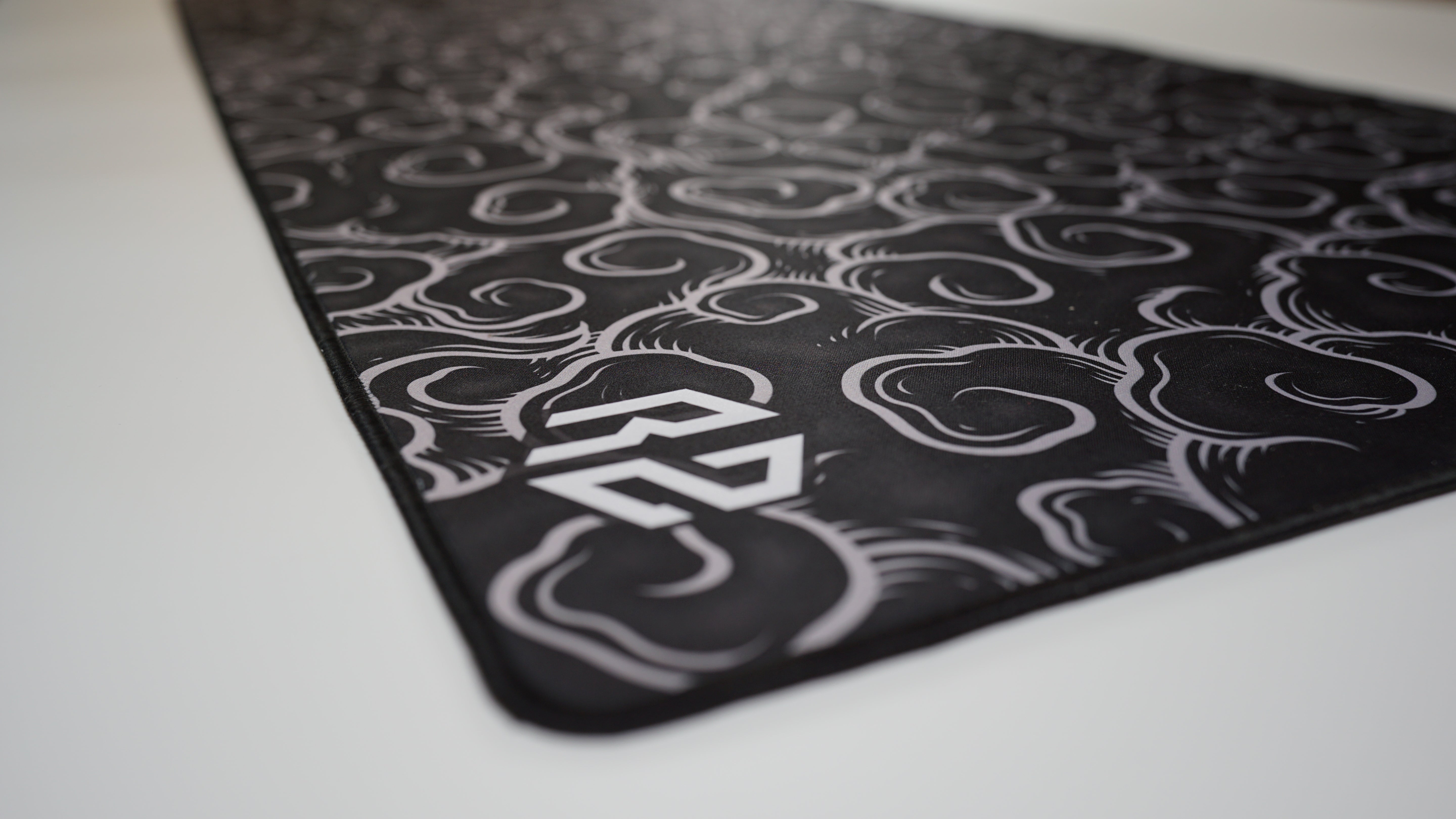 RZ Mousepad Cloud Black - Control