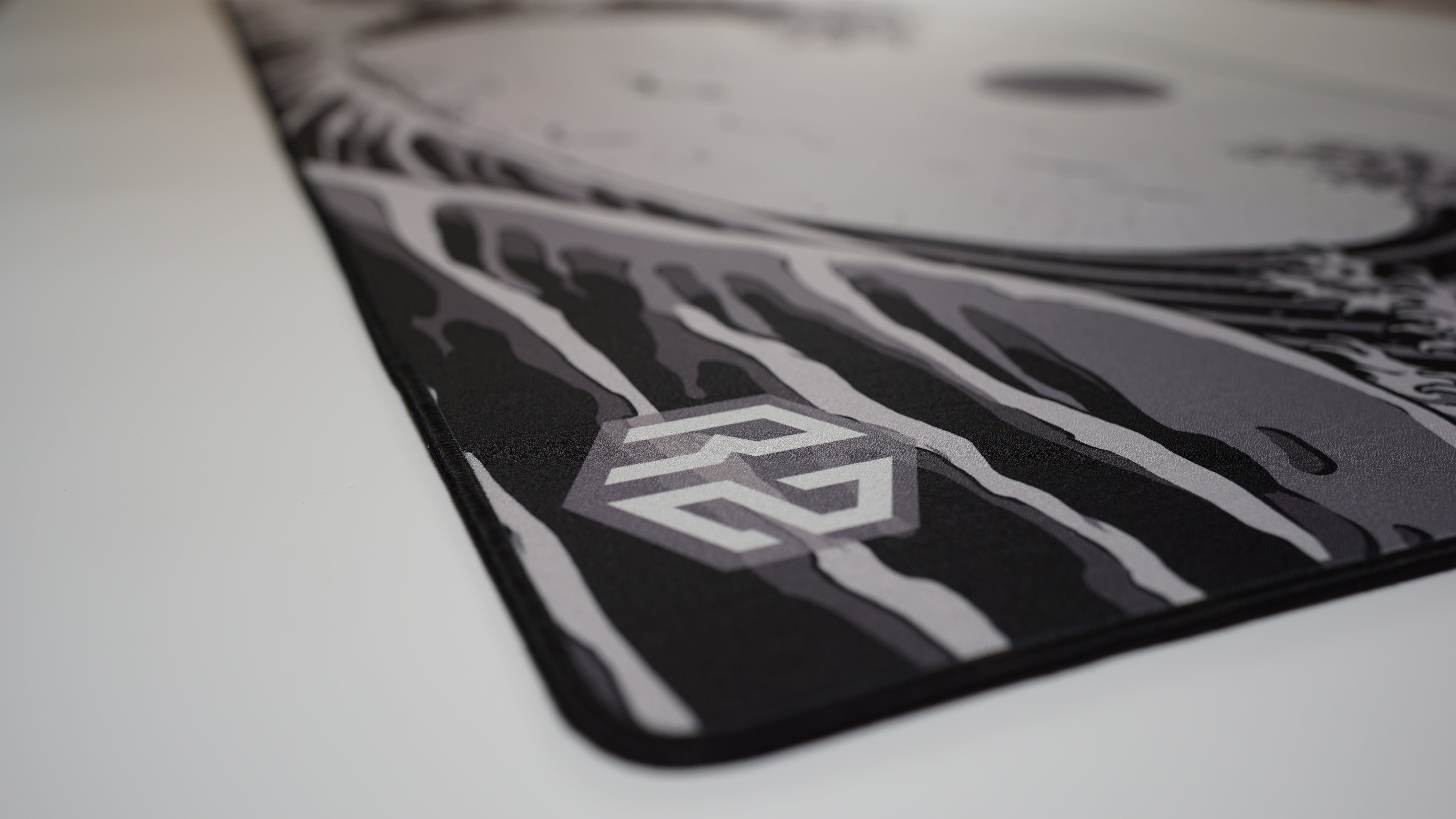 RZ Mousepad Kangawa White - Control