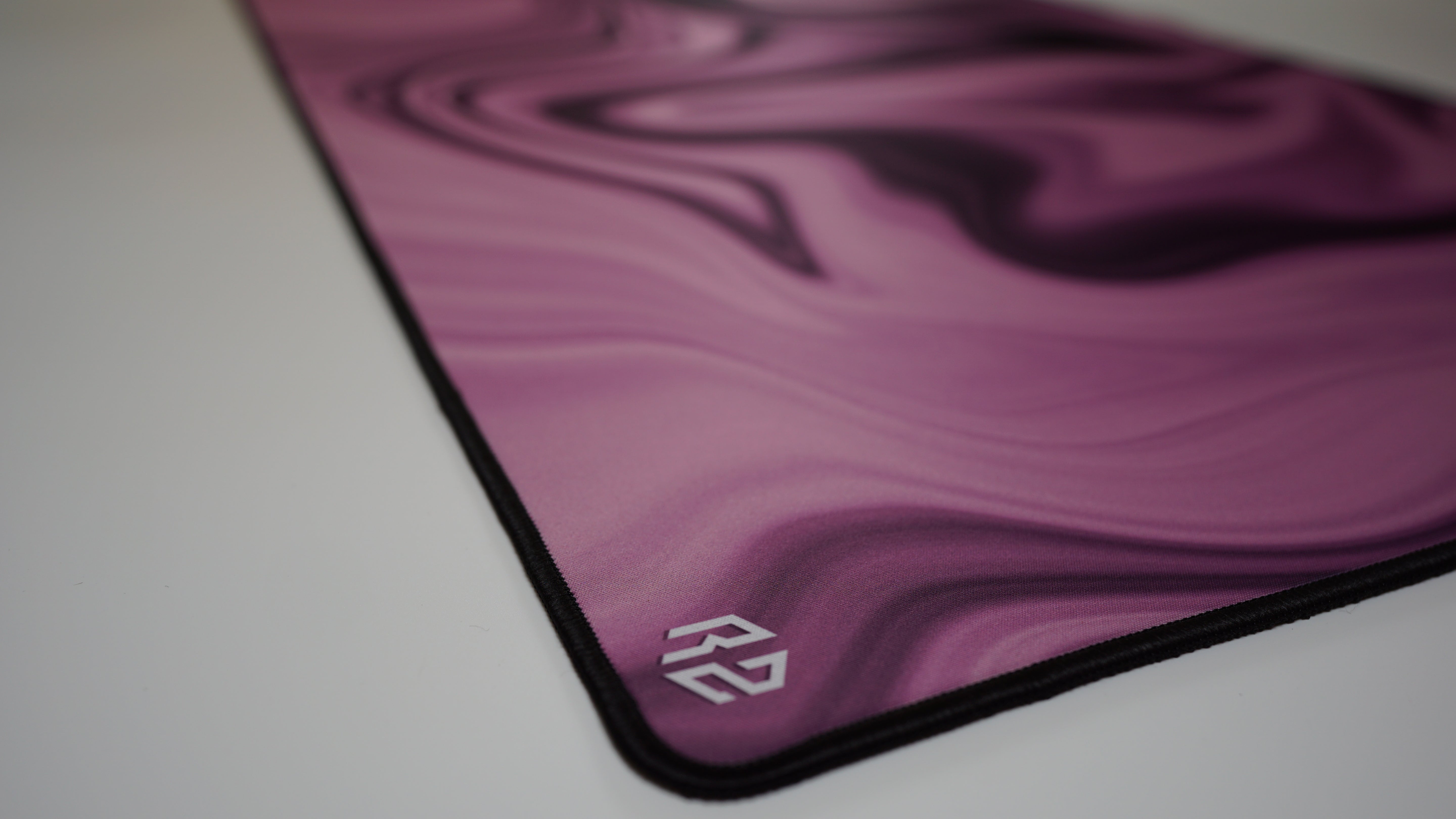 RZ Mousepad Liquid Pink - Control